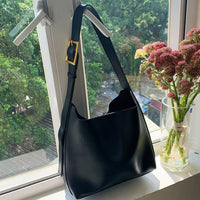 Simple Bucket Bag: Black