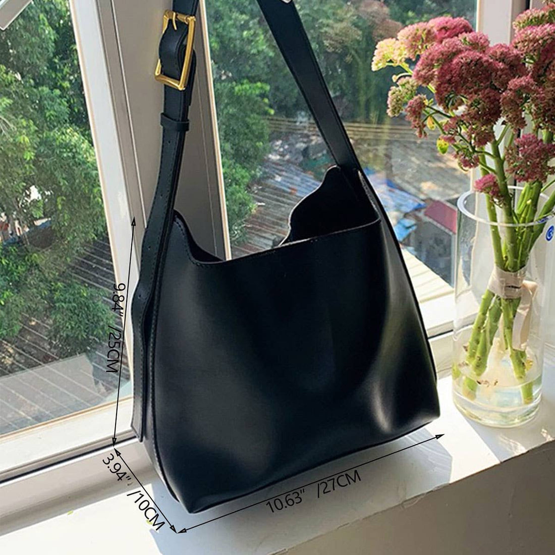 Simple Bucket Bag: Black